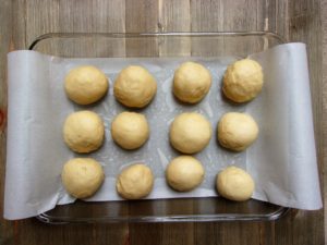 Sweet dinner rolls ( Zimbabwean Mabhanzi)